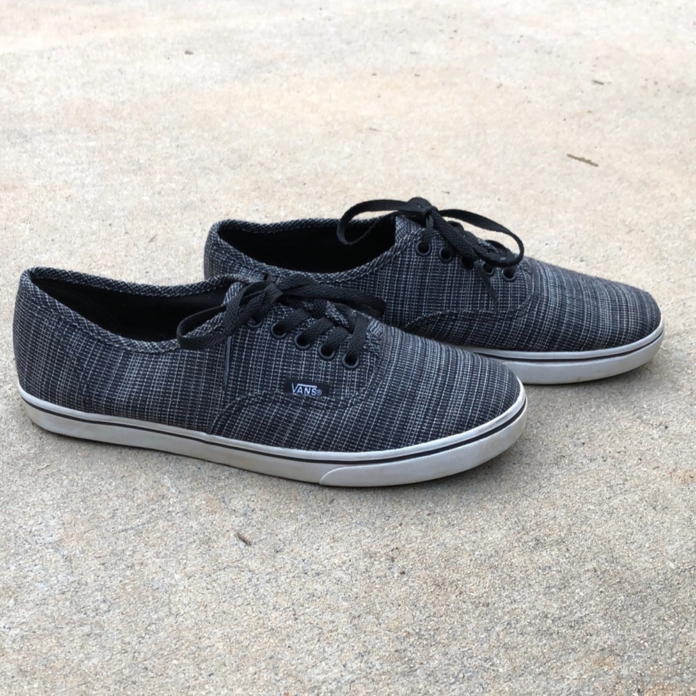 Knit vans